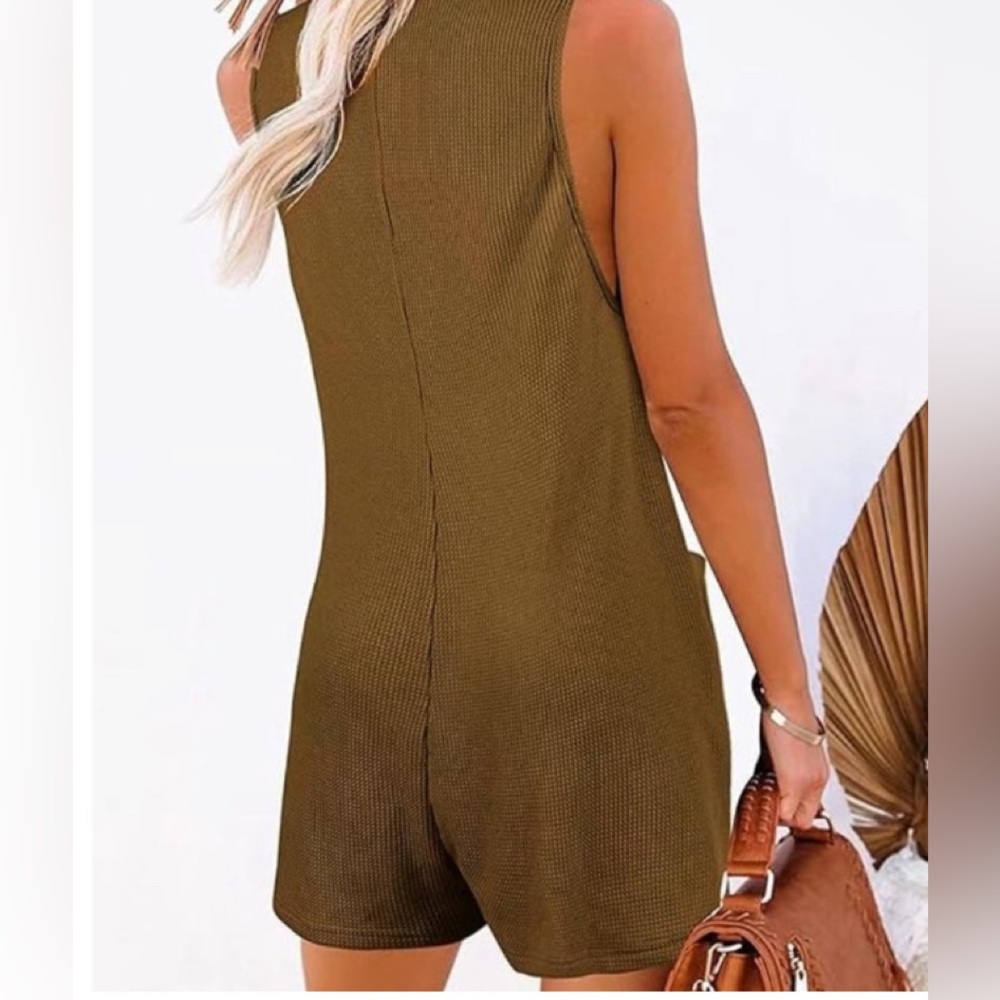 NWT WOMENS PLACKET FRONT ROMPER WITH POCKETS - Picture 2 of 2